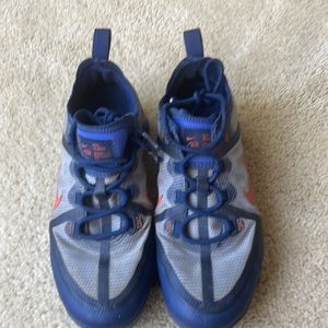 Nike air shoes size 5 youth